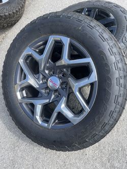 Like new 20” Gmc Factory wheels and Goodyear tires 20 Original Rims 6 lug fit Chevy Silverado Tahoe GM Sierra Yukon factory original stock take Off