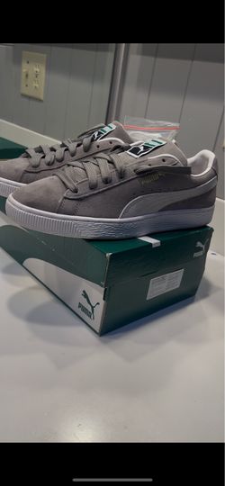 MENS PUMAS SUEDE SIZE 8