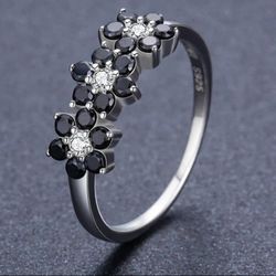925 Blue & White Cubic Zirconia Flower Ring 