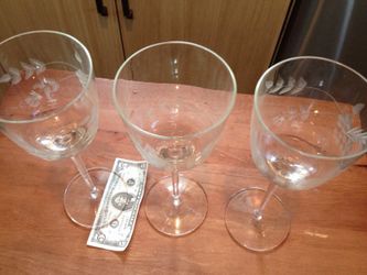 3 crystal and frost w/leaves glasses
