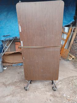 Table 60$ Obo Pickup At My Location Between 19th And 34th Central Lubb 