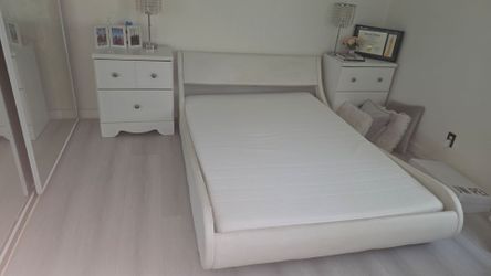 White bedroom set