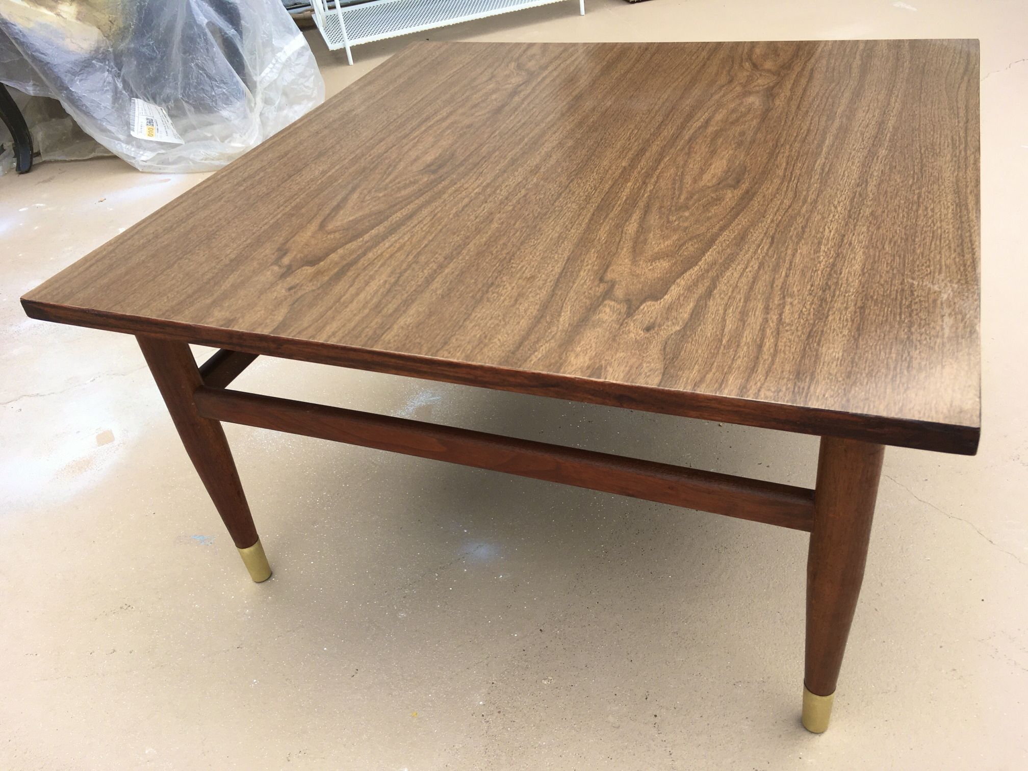 VNTG MCM Mid Century Modern square coffee table 30” x 30” x 16” h