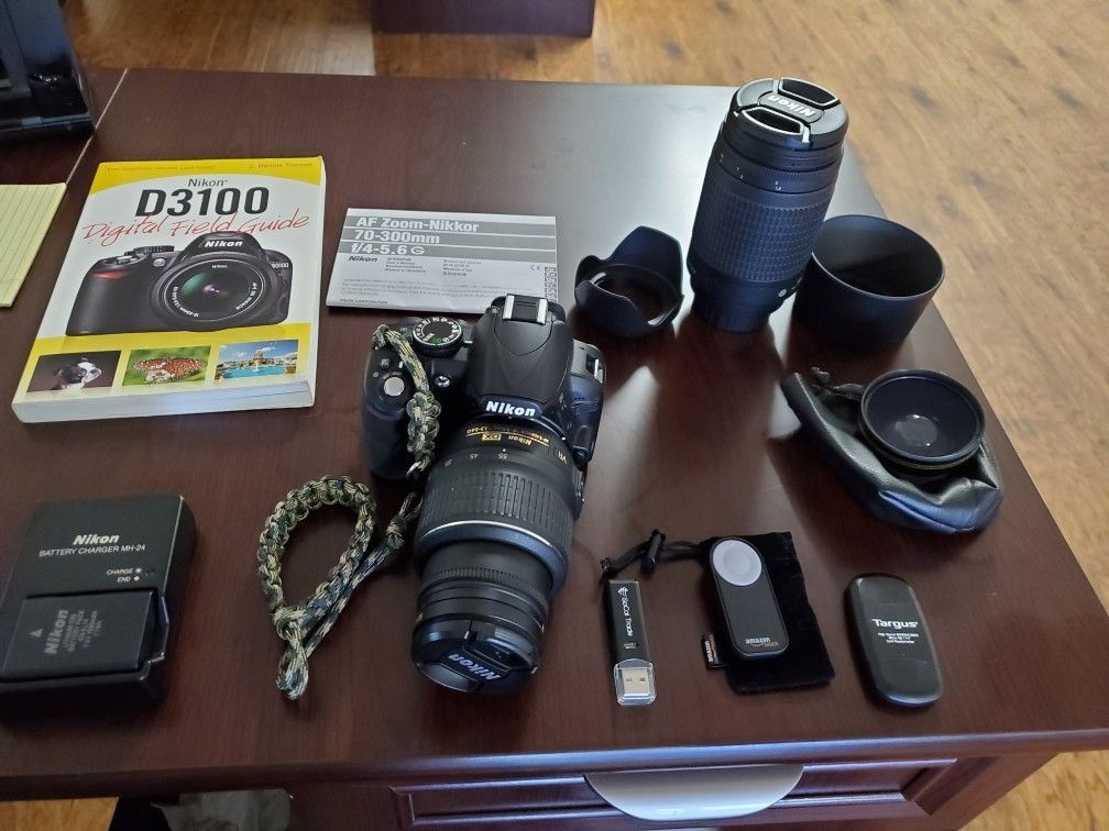 Nikon DSLR D3100 Camera Set-up including Lenses and Bacpack