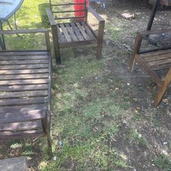 3 Bancas Estan En Muy Buen Estado