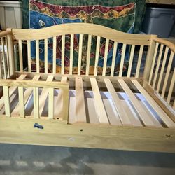 Toddler Bed with Storage Drawers Underneath 