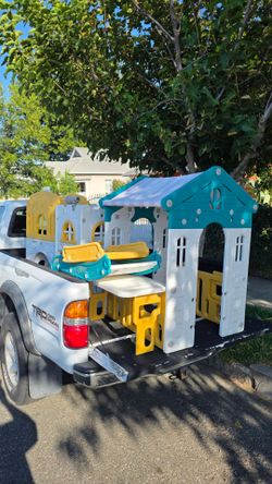 Kids playhouse