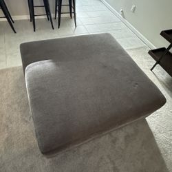 Ottoman/table