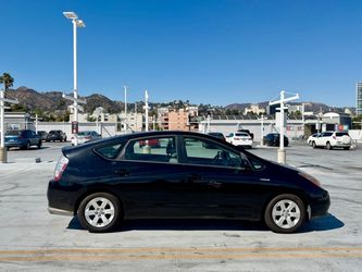 Toyota Prius · Sedan 4D