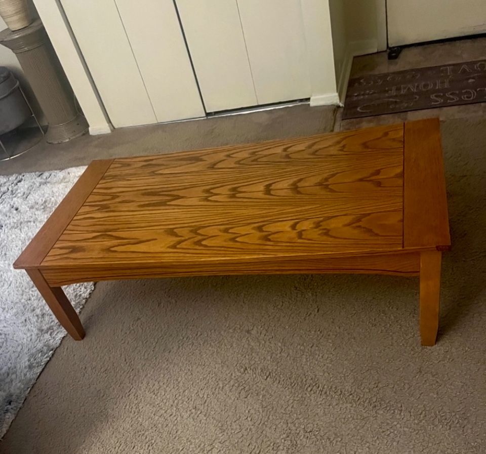 Wood Coffee Table Details In The Photos Pickup Gaithersburg Md20877