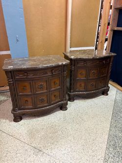 Beautiful set of night stands   L 34 H 33 W 20