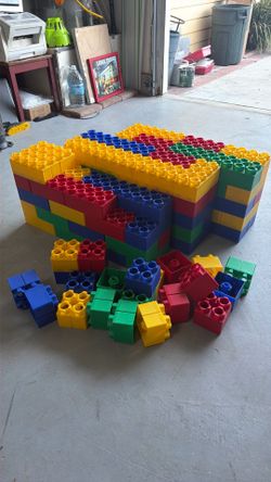 119 jumbo Lego building blocks