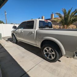 2018 Ram 1500 Eco Diesel 4x4 Laramie 