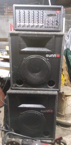 Speakers Sunn and amplifier