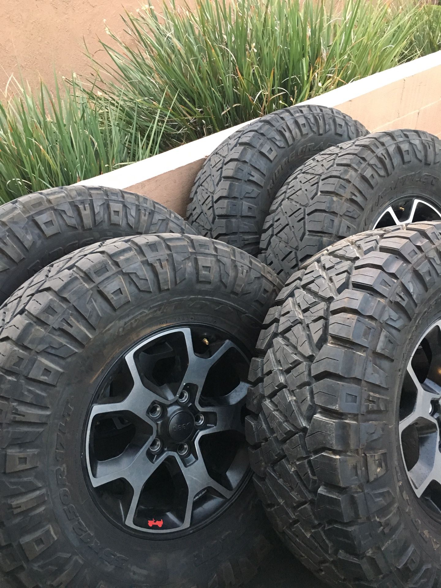 Jeep wheels and tires 2019