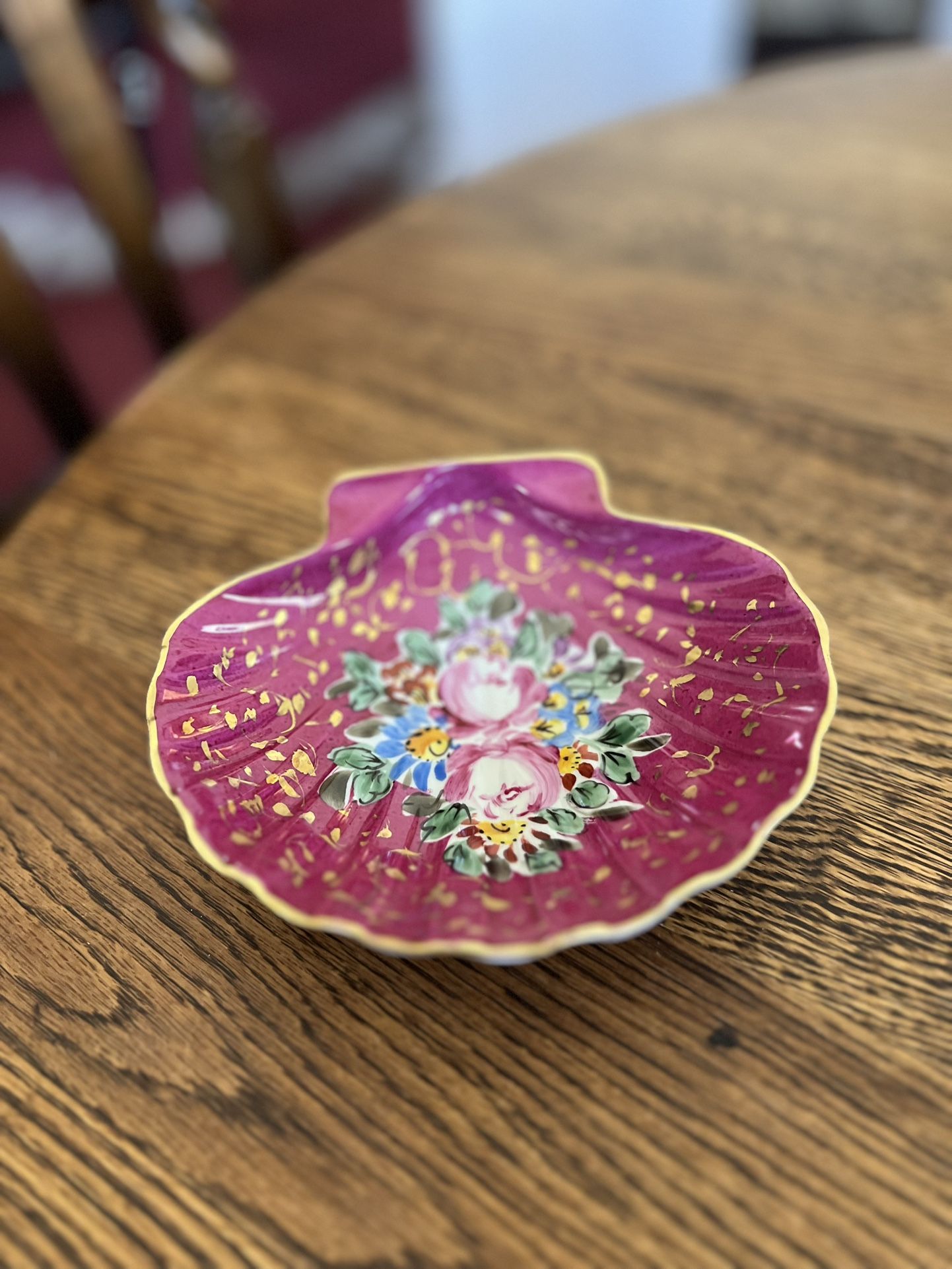BEAUTIFULLY DONE ROSE/GOLD LIMOGES SHELL DISH