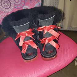 Very Good Condition Size 8 UGG's Black And Red Boots