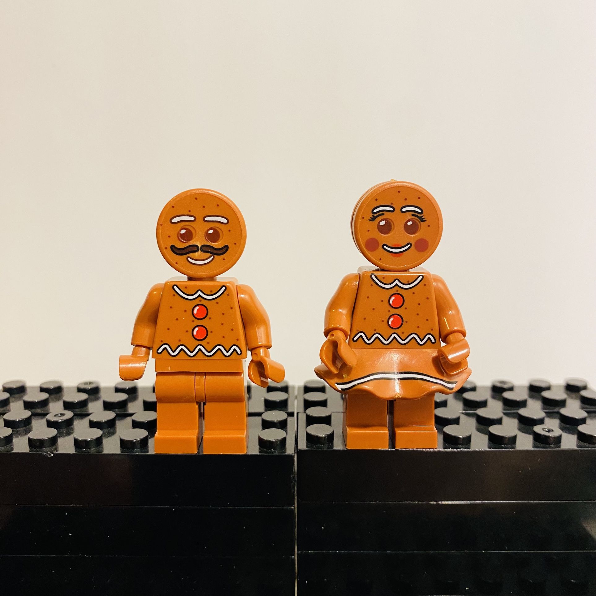 Mr. & Mrs. Gingerbread Minifigures Cute Bundle | New Custom LEGO Compatible Toy