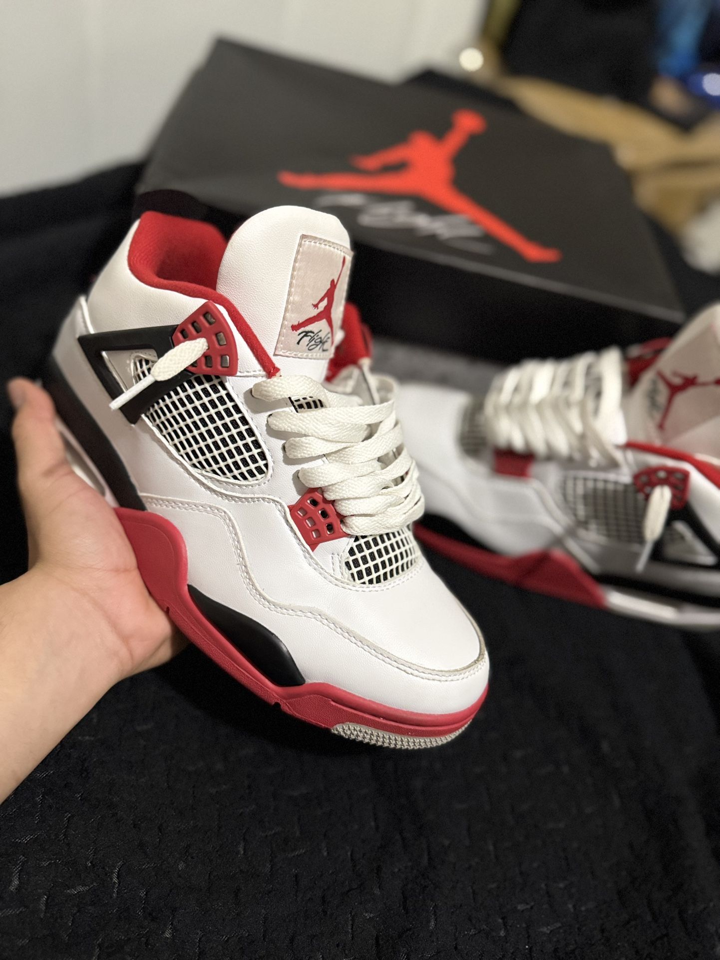 Jordan 4 fire red