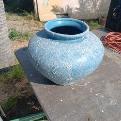  ceramic pottery  light blue Is no chips or cracks