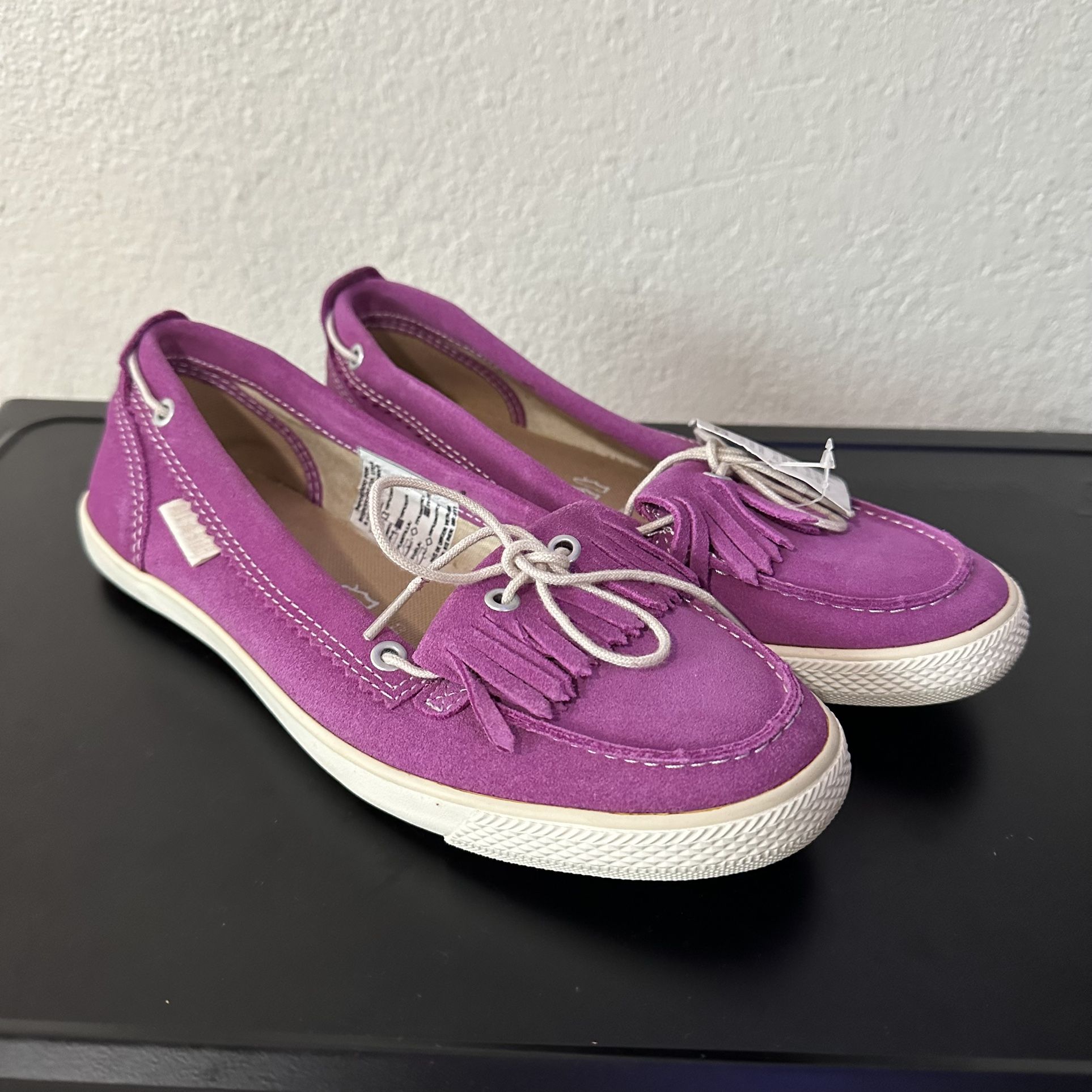 NEW Converse women’s Shoes Size 6.5