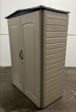 Rubbermaid Vertical Plastic Vinyl Resin Lockable Storage Shed