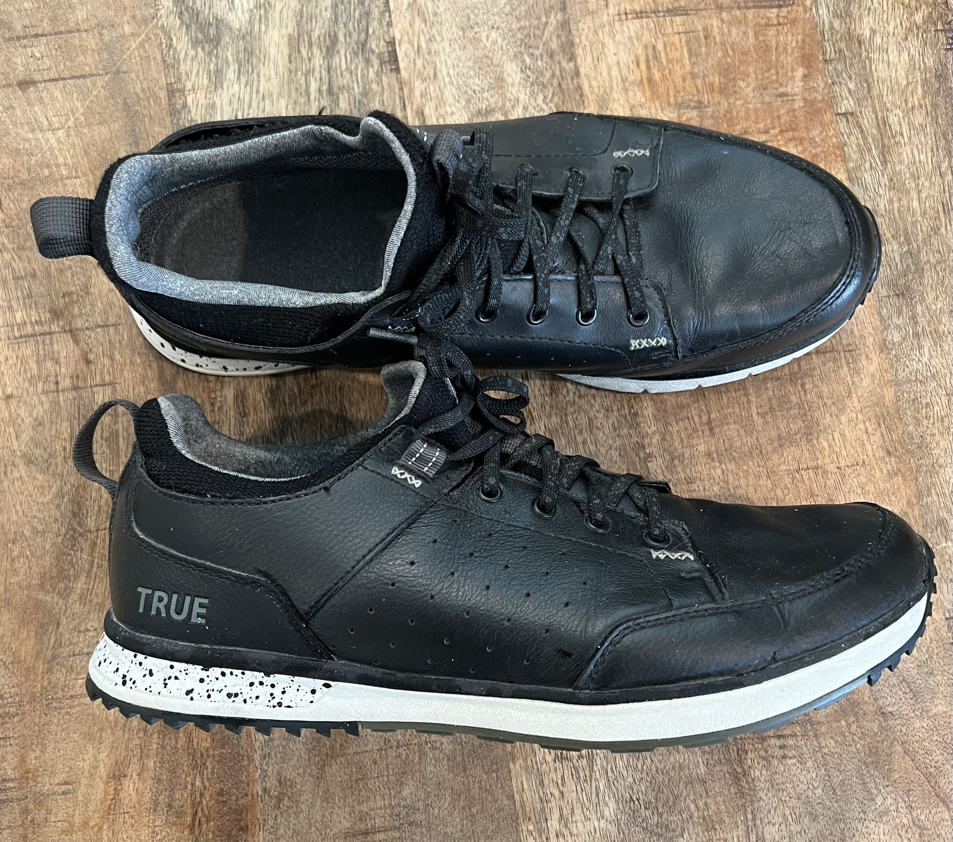 TRUE LINKSWEAR SHOES