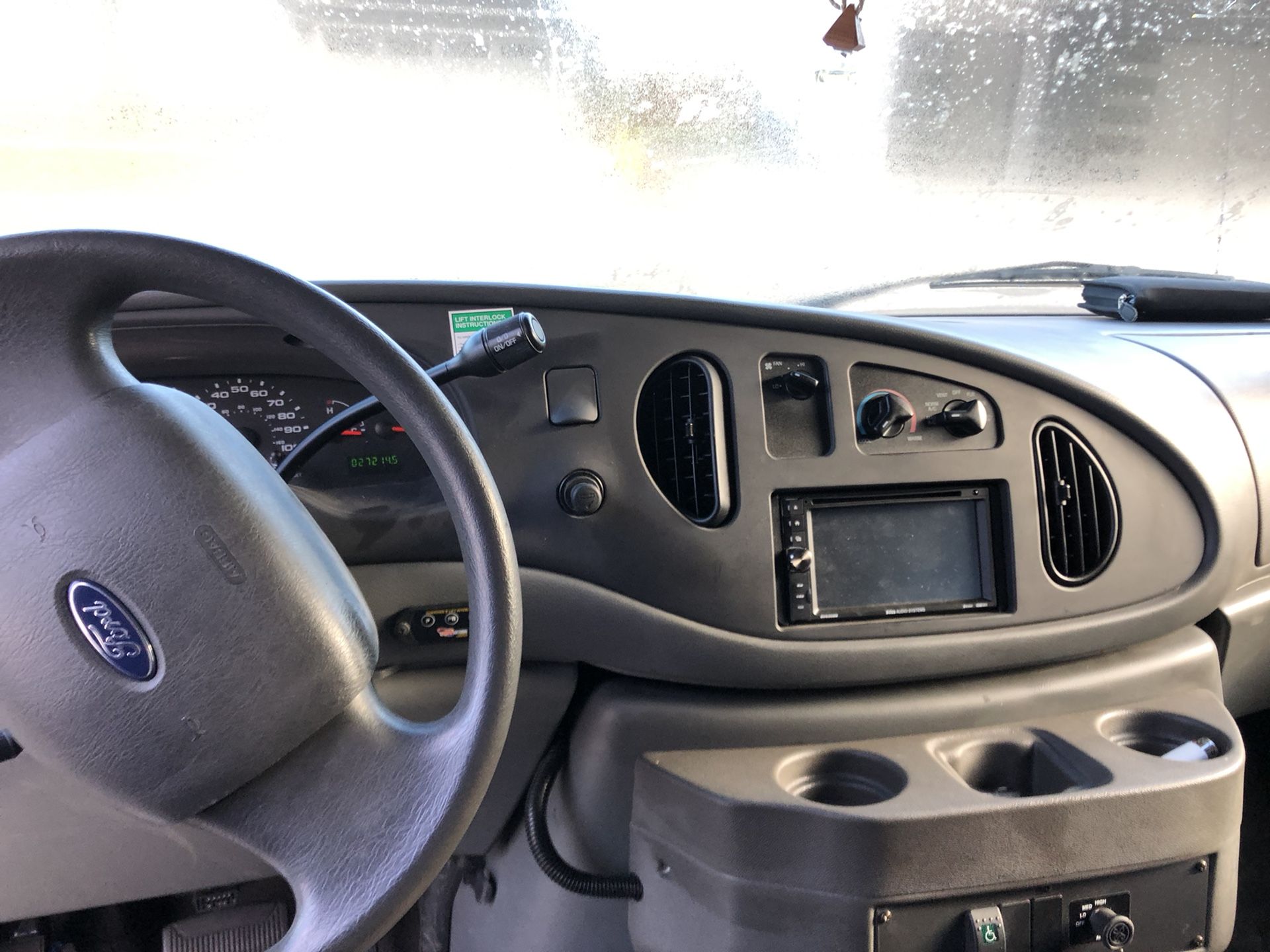 2012 Ford E-350