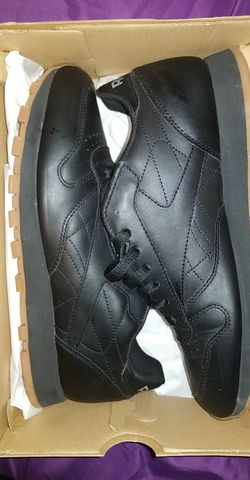 Reebok classics size 8.5 men