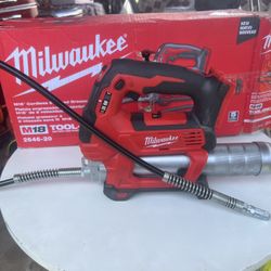 Milwaukee M18 18V Lithium-Ion Cordless Grease Gun 2-Speed (Tool-Only)