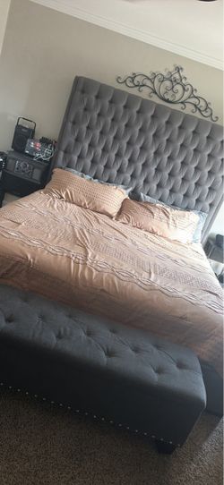 Gray Tufted Upholstered king Bed Frame with Footboard