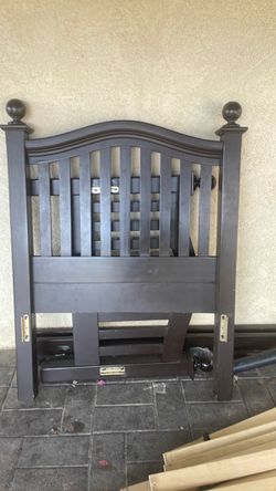 Twin size bed