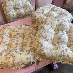 Chair Cushion Whith Ties Vintage