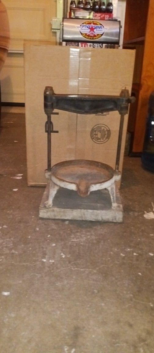 Antique Press 