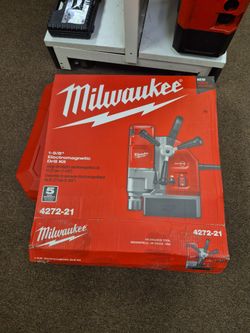 Milwaukee 1-5/8" Electromagnetic Drill 4272-21