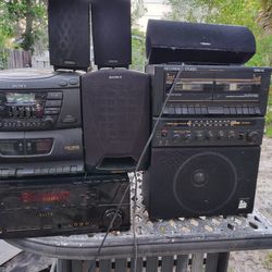 Includes AM/FM stereo receiver and speaker. Brand: The Singing Machine. $85 Located Mount Dora Fla 32757