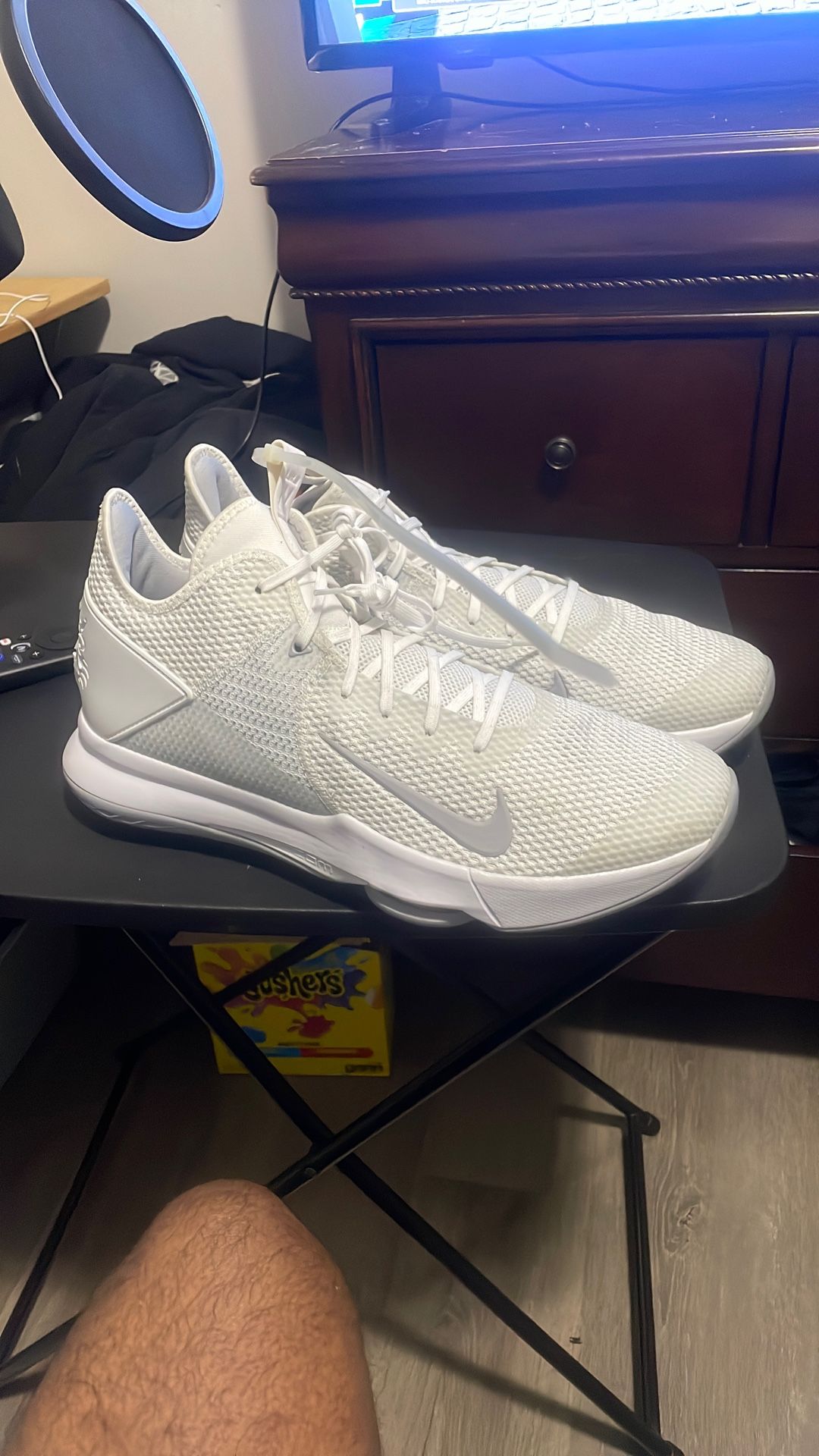 Nike LeBron Witness 4, Size 15