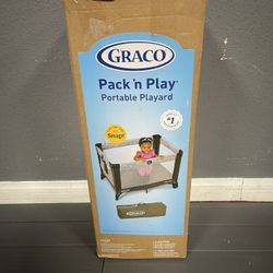 ZQ- Graco Pack 'n Play Portable Playard
