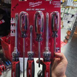 Milwaukee
Multi-Bit Screwdriver Set with Cushion Grip (6 Piece)