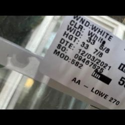 (7total) New low E glass beautiful windows from Lowes RELIABILT with screens