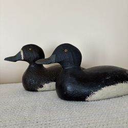 🦆 Handmade Vintage Wooden Duck Decoys  – Rustic Decor / Collectible  
