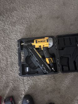 DeWalt Pneumatic Finish Nailer