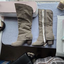 Women's Boots 12W Gray Fergalicious By Fergie