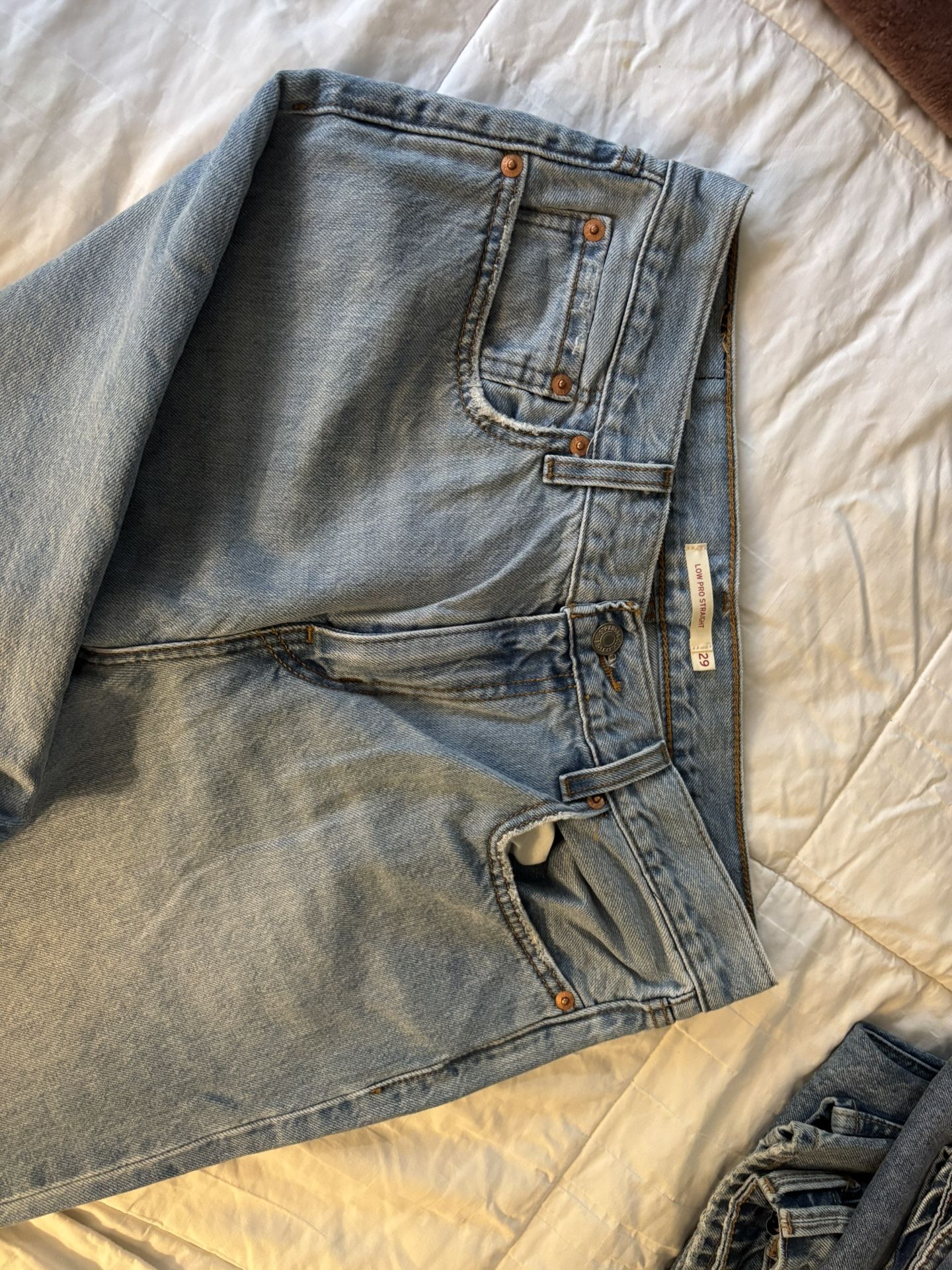 Low Pro Straight Levi’s 