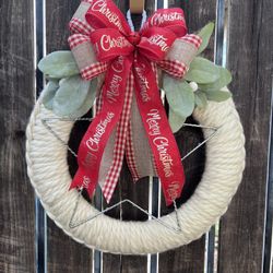 Christmas wreath, Christmas yarn wreath, Holiday Yarn wreath