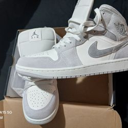 Air Jordan 1 Mid Se Sz 9.5 