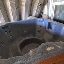 Hot tub 