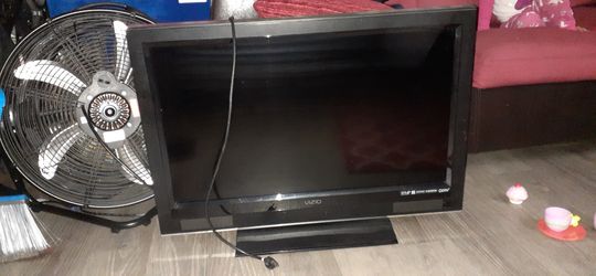 32 inch TV , used but in good conditions