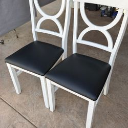 2 White Chair Like New 