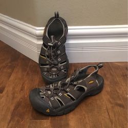 Brown Keen Sandals Size 7 (Still Available)